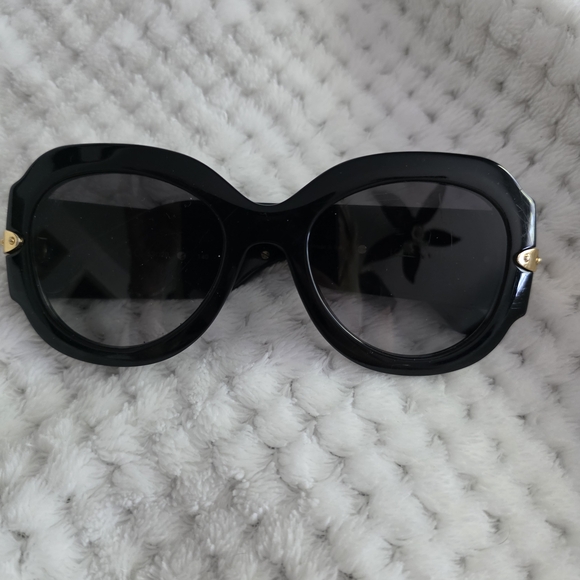 Louis Vuitton Black Sunglasses with Gold Accents - Picture 1 of 5